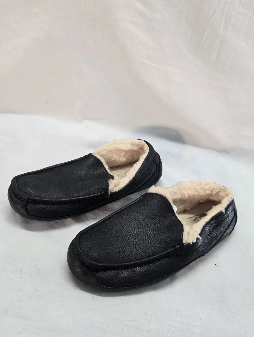 UGG Men's Ascot Black Leather Slippers Wool S/N 5379B Size 11 USA 44 EU